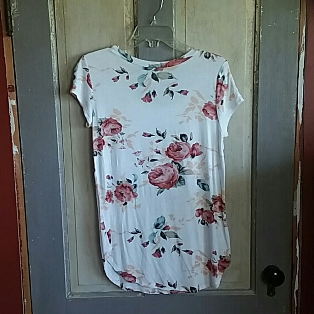 Brenda's Floral Top - Picture 5 of 5